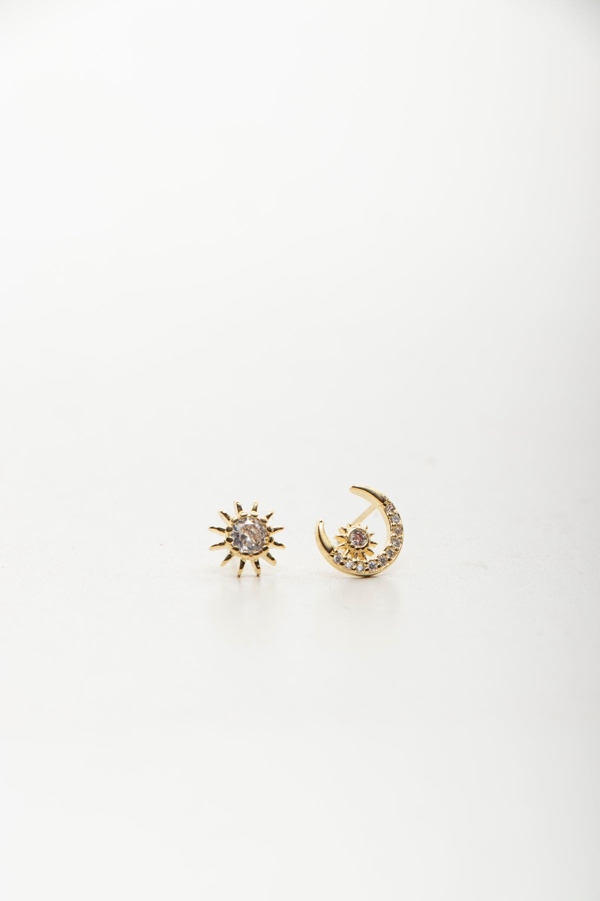 Combo: Gold double trouble - Moonbow Studs Dorado